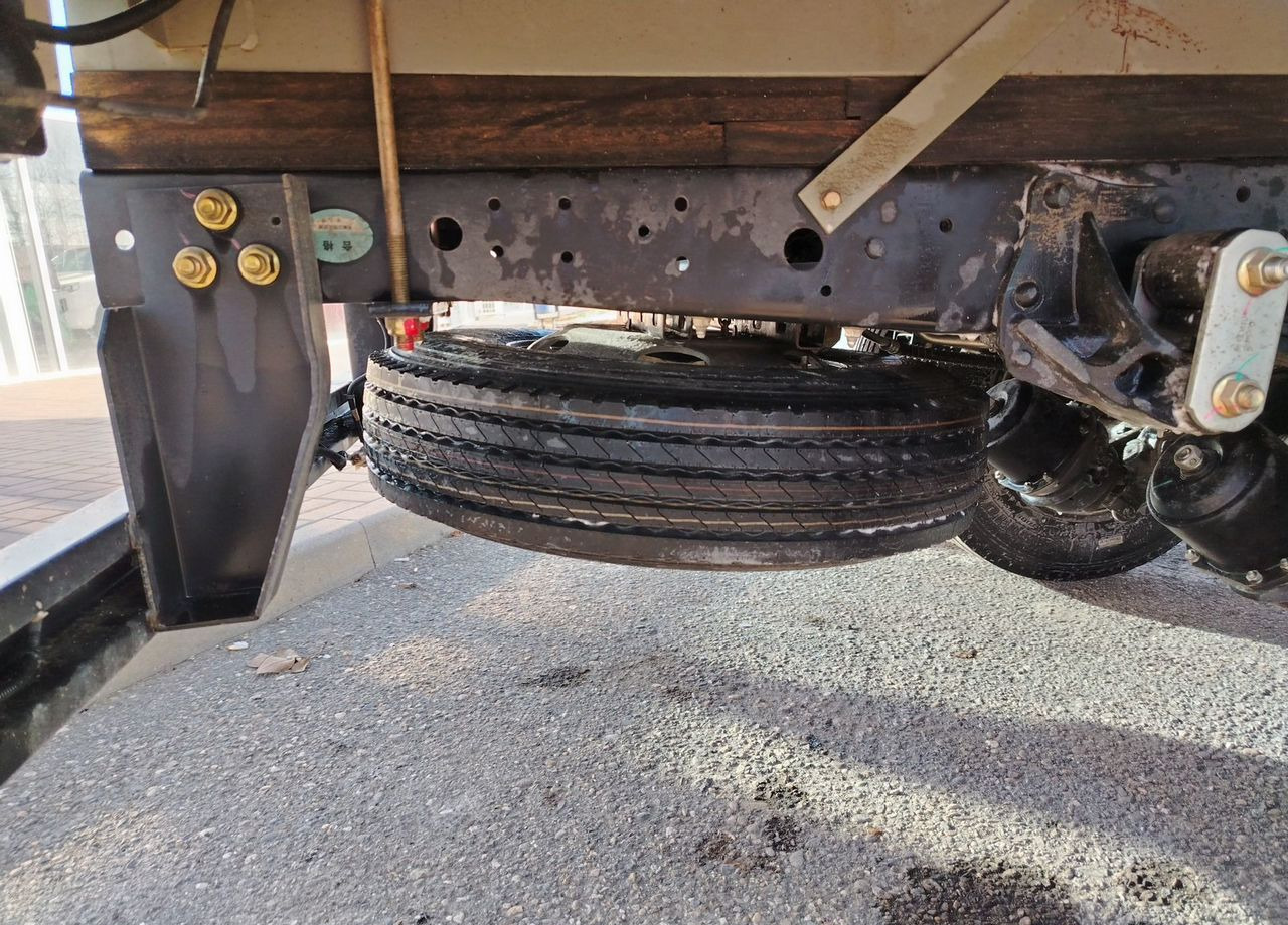 Изотермический грузовик Isuzu Elf (N-series): фото 19