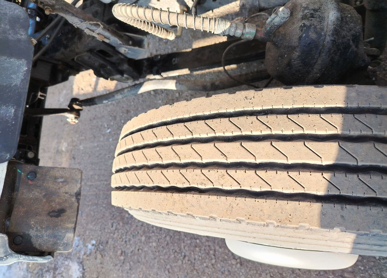 Изотермический грузовик Isuzu Elf (N-series): фото 21