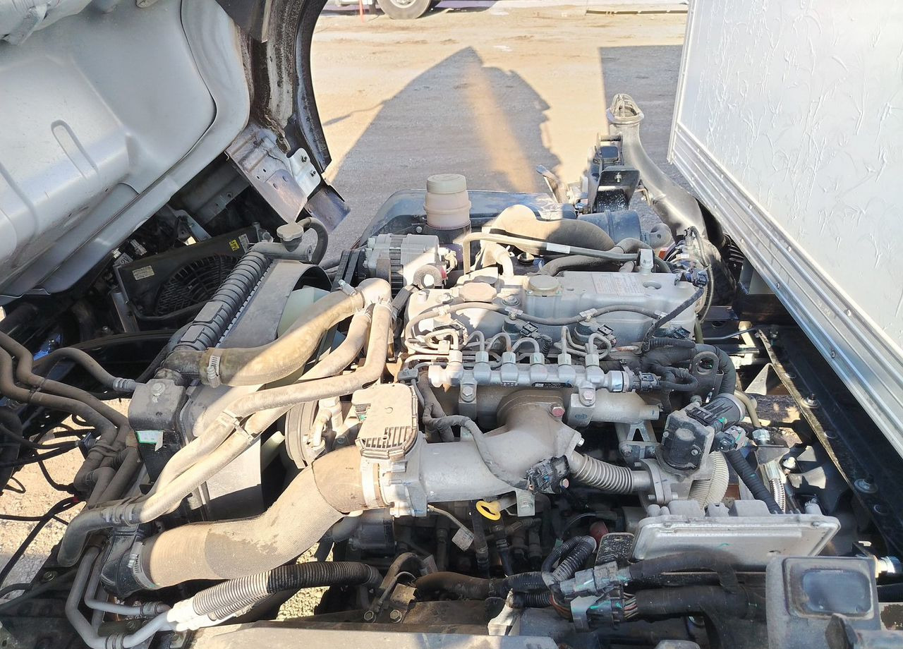 Изотермический грузовик Isuzu Elf (N-series): фото 15