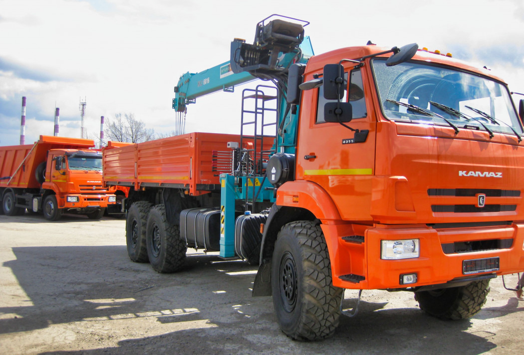 Бортовой КАМАЗ 43118 с КМУ HKTC HLC-8016L - Бортовой грузовик/ Платформа, Автоманипулятор: фото 2 Бортовой КАМАЗ 43118 с КМУ HKTC HLC-8016L - Бортовой грузовик/ Платформа, Автоманипулятор: фото 2