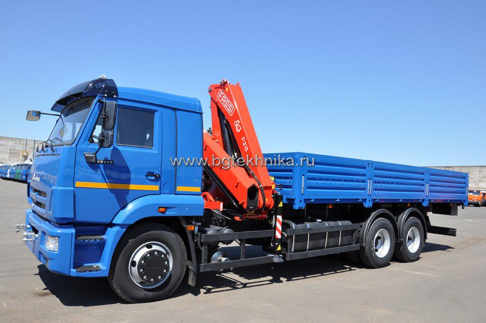 Бортовой КАМАЗ 65117 с КМУ Fassi F215A.0.22 - Бортовой грузовик/ Платформа, Автоманипулятор: фото 1 Бортовой КАМАЗ 65117 с КМУ Fassi F215A.0.22 - Бортовой грузовик/ Платформа, Автоманипулятор: фото 1