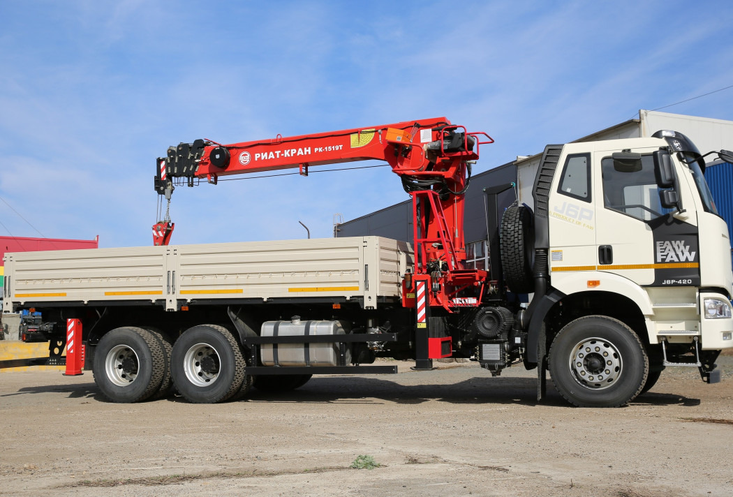 Бортовой автомобиль FAW CA3250 с КМУ РИАТ-КРАН РК-1519Т - Бортовой грузовик/ Платформа, Автоманипулятор: фото 2 Бортовой автомобиль FAW CA3250 с КМУ РИАТ-КРАН РК-1519Т - Бортовой грузовик/ Платформа, Автоманипулятор: фото 2