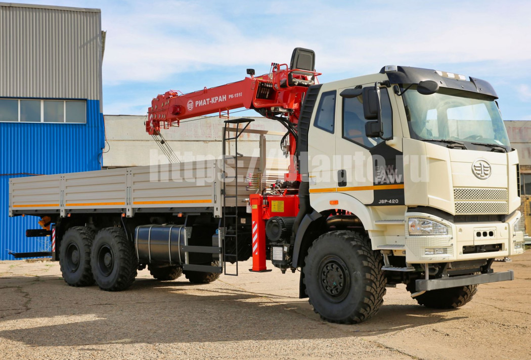 Бортовой автомобиль FAW CA3252 с КМУ РИАТ-КРАН РК-1518Т - Бортовой грузовик/ Платформа, Автоманипулятор: фото 3 Бортовой автомобиль FAW CA3252 с КМУ РИАТ-КРАН РК-1518Т - Бортовой грузовик/ Платформа, Автоманипулятор: фото 3