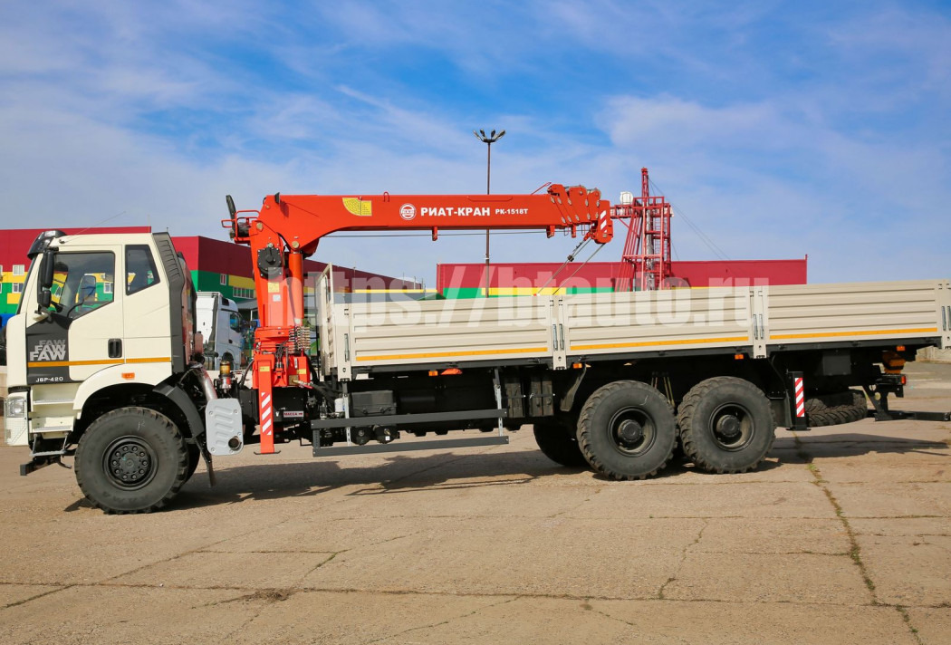 Бортовой автомобиль FAW CA3252 с КМУ РИАТ-КРАН РК-1518Т - Бортовой грузовик/ Платформа, Автоманипулятор: фото 2 Бортовой автомобиль FAW CA3252 с КМУ РИАТ-КРАН РК-1518Т - Бортовой грузовик/ Платформа, Автоманипулятор: фото 2