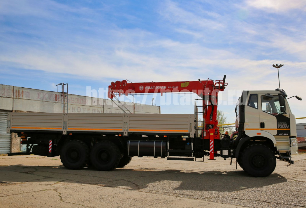 Бортовой автомобиль FAW CA3252 с КМУ РИАТ-КРАН РК-1518Т - Бортовой грузовик/ Платформа, Автоманипулятор: фото 1 Бортовой автомобиль FAW CA3252 с КМУ РИАТ-КРАН РК-1518Т - Бортовой грузовик/ Платформа, Автоманипулятор: фото 1