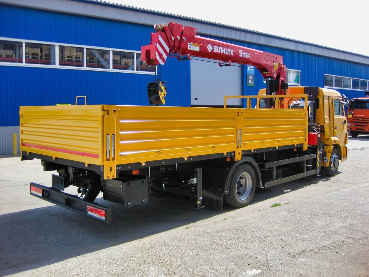 Бортовой автомобиль КАМАЗ-4308 С КМУ SUNHUNK S1254 - Бортовой грузовик/ Платформа, Автоманипулятор: фото 4 Бортовой автомобиль КАМАЗ-4308 С КМУ SUNHUNK S1254 - Бортовой грузовик/ Платформа, Автоманипулятор: фото 4