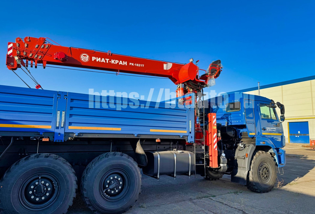 Бортовой автомобиль КАМАЗ-43118-3090-76 (RR) с КМУ РИАТ-КРАН РК-1821Т - Бортовой грузовик/ Платформа, Автоманипулятор: фото 1 Бортовой автомобиль КАМАЗ-43118-3090-76 (RR) с КМУ РИАТ-КРАН РК-1821Т - Бортовой грузовик/ Платформа, Автоманипулятор: фото 1