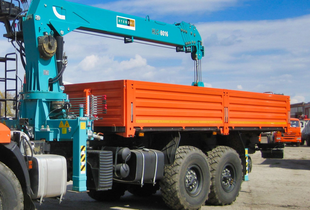 Бортовой автомобиль КАМАЗ 43118-76 с КМУ HKTC HLC-8016L - Бортовой грузовик/ Платформа, Автоманипулятор: фото 1 Бортовой автомобиль КАМАЗ 43118-76 с КМУ HKTC HLC-8016L - Бортовой грузовик/ Платформа, Автоманипулятор: фото 1