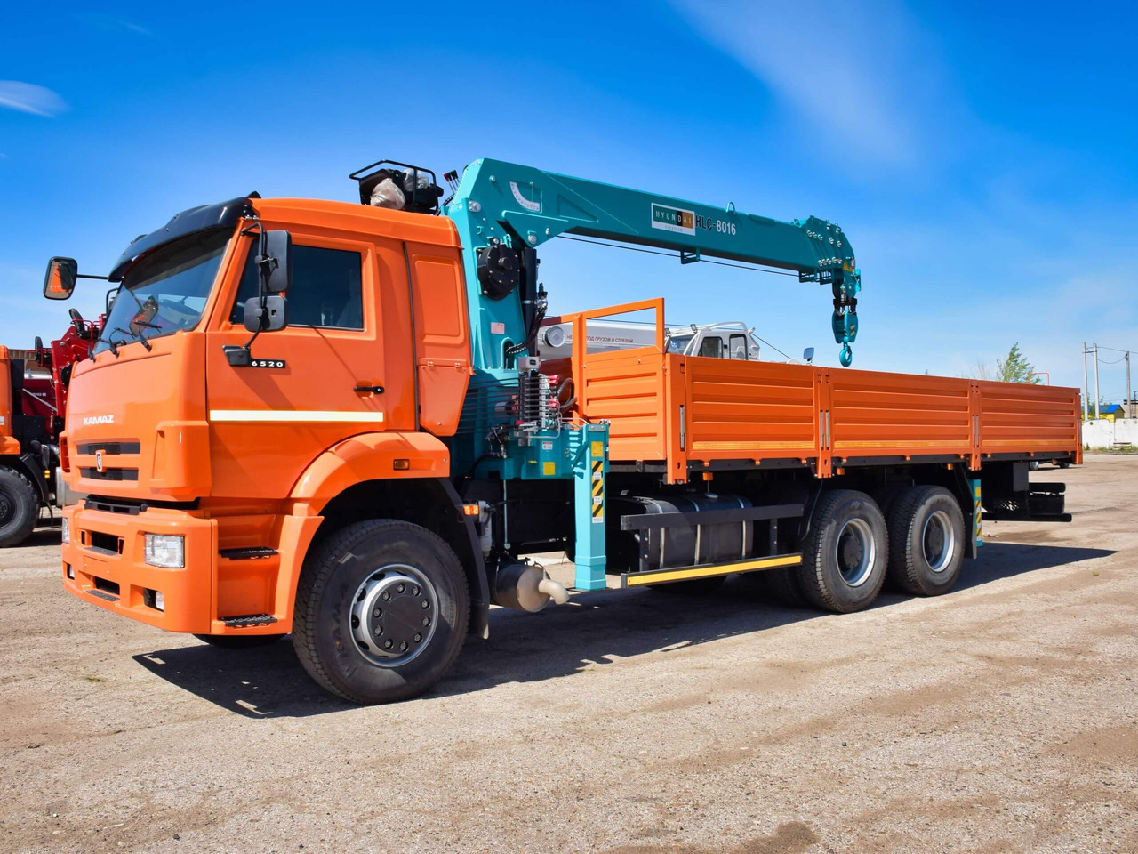 Бортовой автомобиль КАМАЗ 6520 с КМУ HKTC HLC-8016L - Бортовой грузовик/ Платформа, Автоманипулятор: фото 4 Бортовой автомобиль КАМАЗ 6520 с КМУ HKTC HLC-8016L - Бортовой грузовик/ Платформа, Автоманипулятор: фото 4