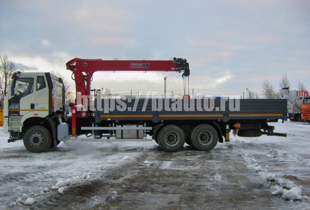 Бортовой автомобиль на базе шасси FAW 3250 (6х4) c КМУ HORYONG HRS 206 - Бортовой грузовик/ Платформа, Автоманипулятор: фото 2 Бортовой автомобиль на базе шасси FAW 3250 (6х4) c КМУ HORYONG HRS 206 - Бортовой грузовик/ Платформа, Автоманипулятор: фото 2