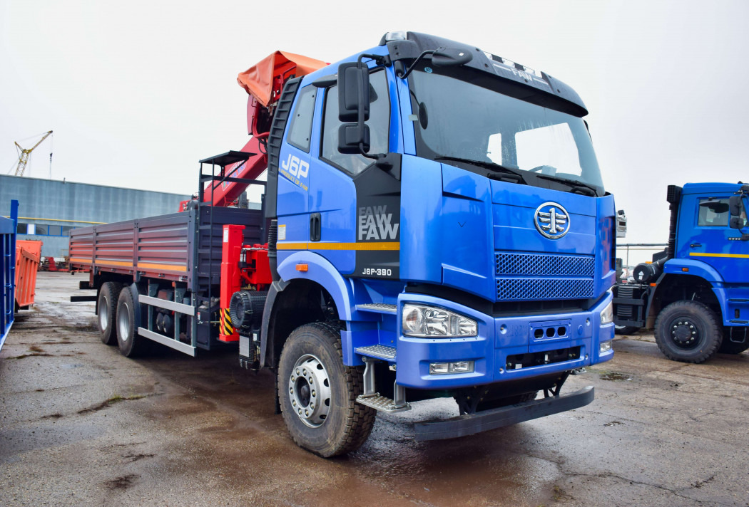 Бортовой автомобиль на базе шасси FAW 3250 (6х4) c КМУ HORYONG HRS 216 - Бортовой грузовик/ Платформа, Автоманипулятор: фото 1 Бортовой автомобиль на базе шасси FAW 3250 (6х4) c КМУ HORYONG HRS 216 - Бортовой грузовик/ Платформа, Автоманипулятор: фото 1