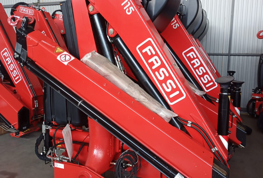Гидравлический кран-манипулятор Fassi F115A.0.22 - Кран-манипулятор: фото 1 Гидравлический кран-манипулятор Fassi F115A.0.22 - Кран-манипулятор: фото 1
