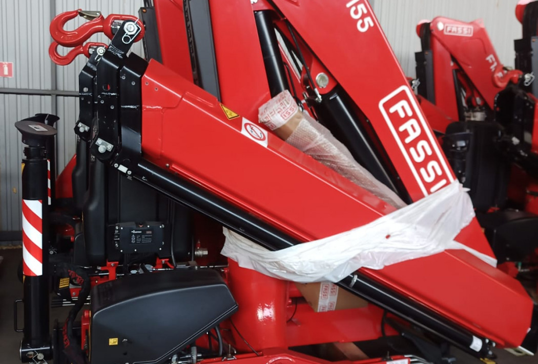 Гидравлический кран-манипулятор Fassi F155A.0.22 - Кран-манипулятор: фото 1 Гидравлический кран-манипулятор Fassi F155A.0.22 - Кран-манипулятор: фото 1