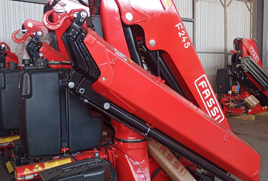 Гидравлический кран-манипулятор Fassi F245A.0.22 - Кран-манипулятор: фото 1 Гидравлический кран-манипулятор Fassi F245A.0.22 - Кран-манипулятор: фото 1