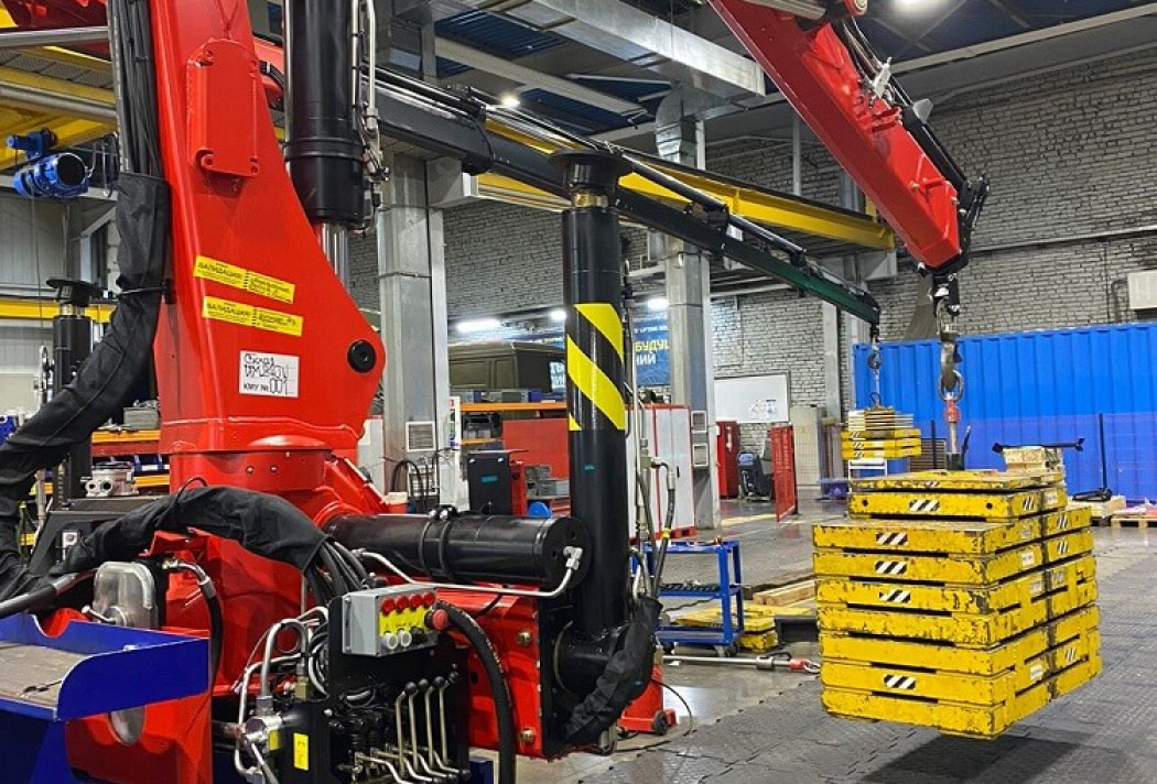 Гидравлический кран-манипулятор ИМ 240N - Кран-манипулятор: фото 2 Гидравлический кран-манипулятор ИМ 240N - Кран-манипулятор: фото 2