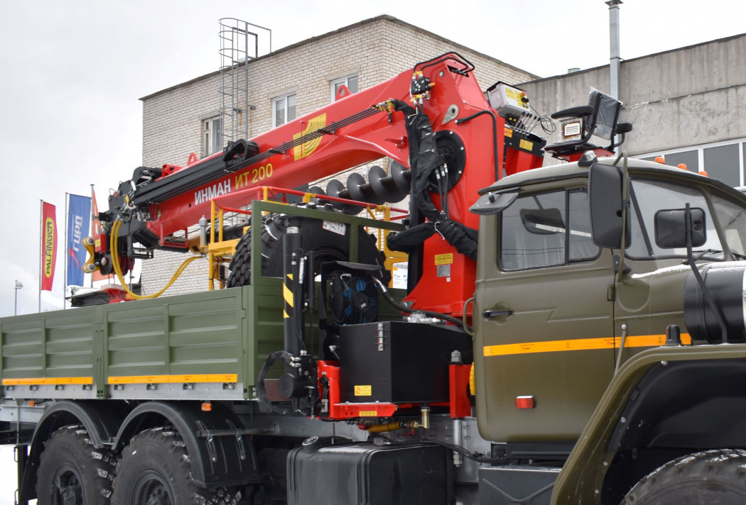 Тросовый кран-манипулятор ИТ 200 - Кран-манипулятор: фото 3 Тросовый кран-манипулятор ИТ 200 - Кран-манипулятор: фото 3