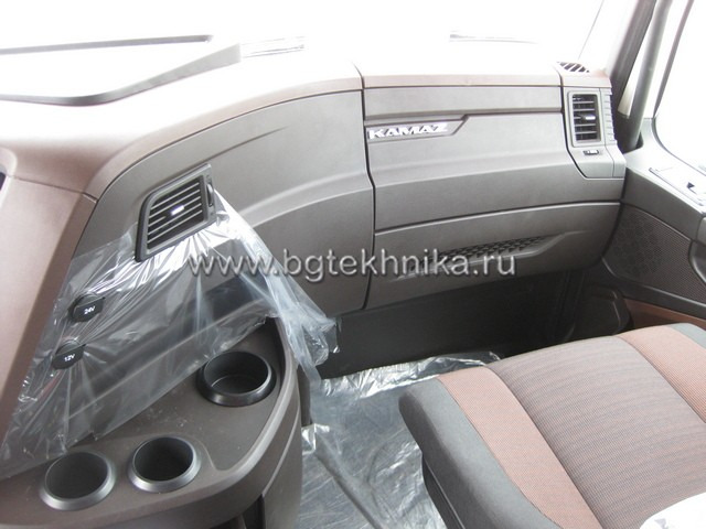 Тягач Седельный тягач КАМАЗ 65659-004-92: фото 9