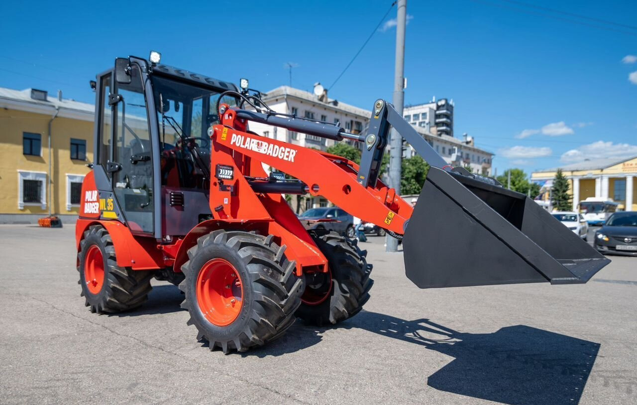 Polar Badger WL35 - Фронтальный мини погрузчик: фото 2 Polar Badger WL35 - Фронтальный мини погрузчик: фото 2