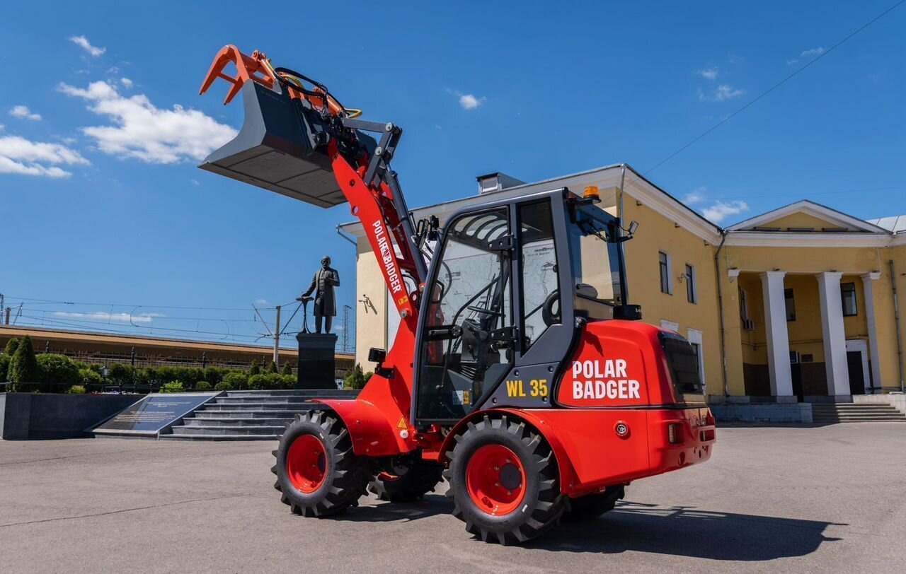 Polar Badger WL35 - Фронтальный мини погрузчик: фото 4 Polar Badger WL35 - Фронтальный мини погрузчик: фото 4