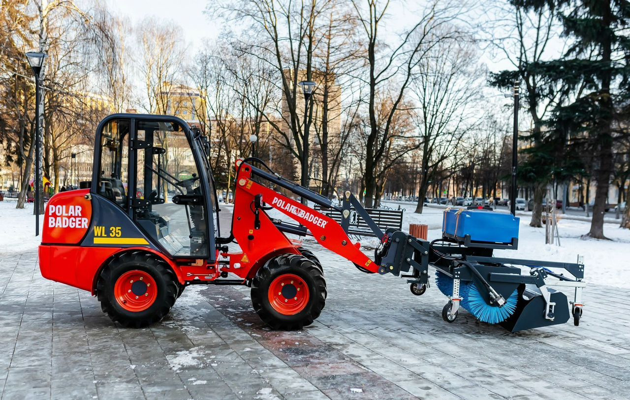 Polar Badger WL35 - Фронтальный мини погрузчик: фото 3 Polar Badger WL35 - Фронтальный мини погрузчик: фото 3