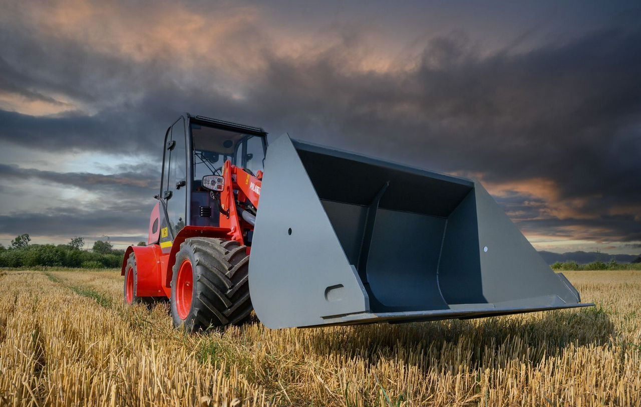 Новый Фронтальный мини погрузчик Polar Badger WL50A: фото 9