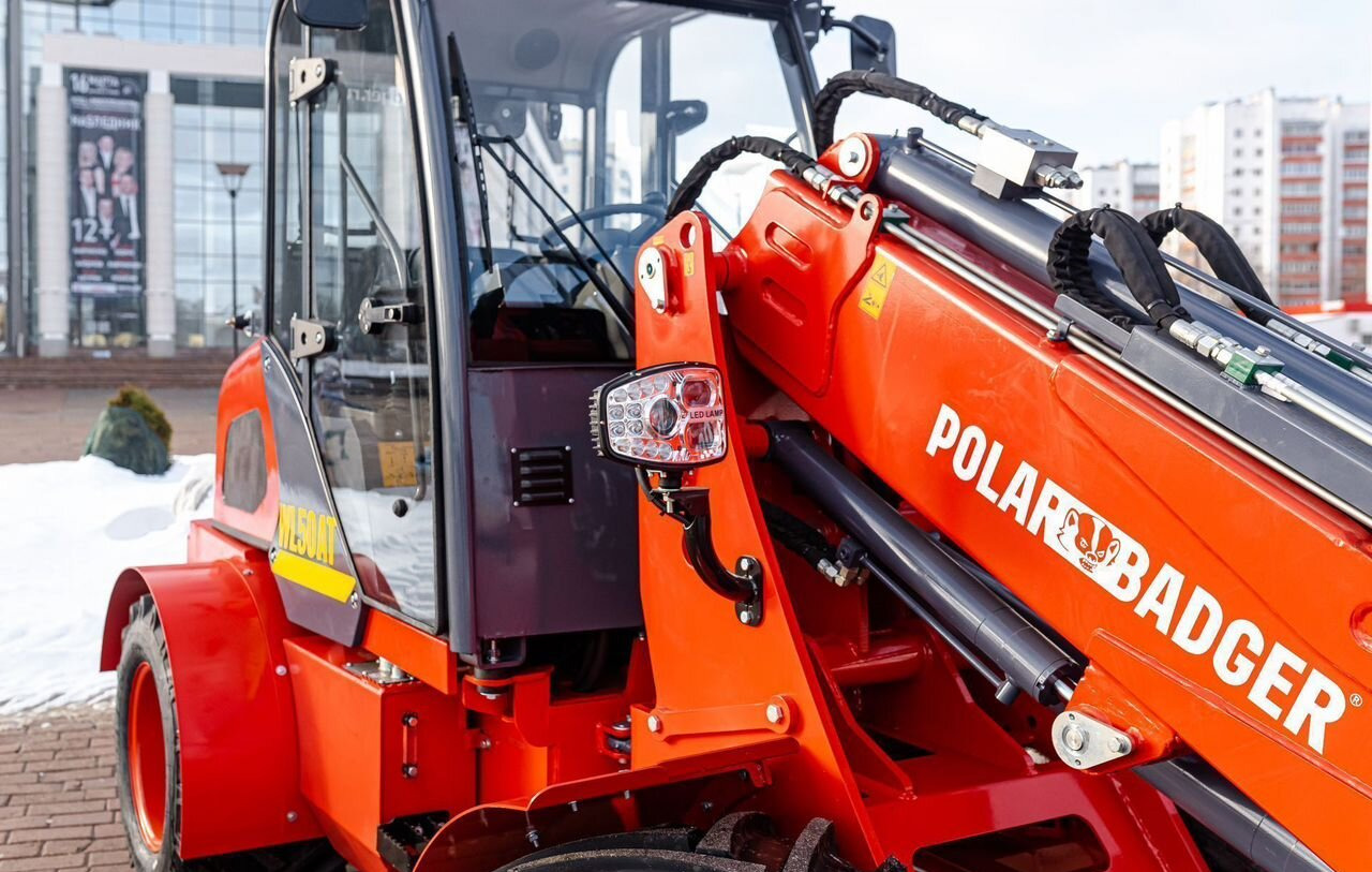 Новый Фронтальный мини погрузчик Polar Badger WL50AT: фото 24