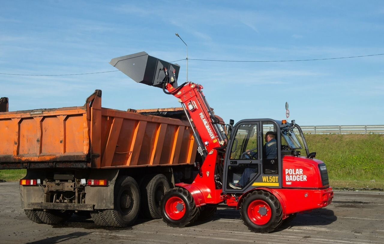 Новый Фронтальный телескопический погрузчик Polar Badger WL50T: фото 11