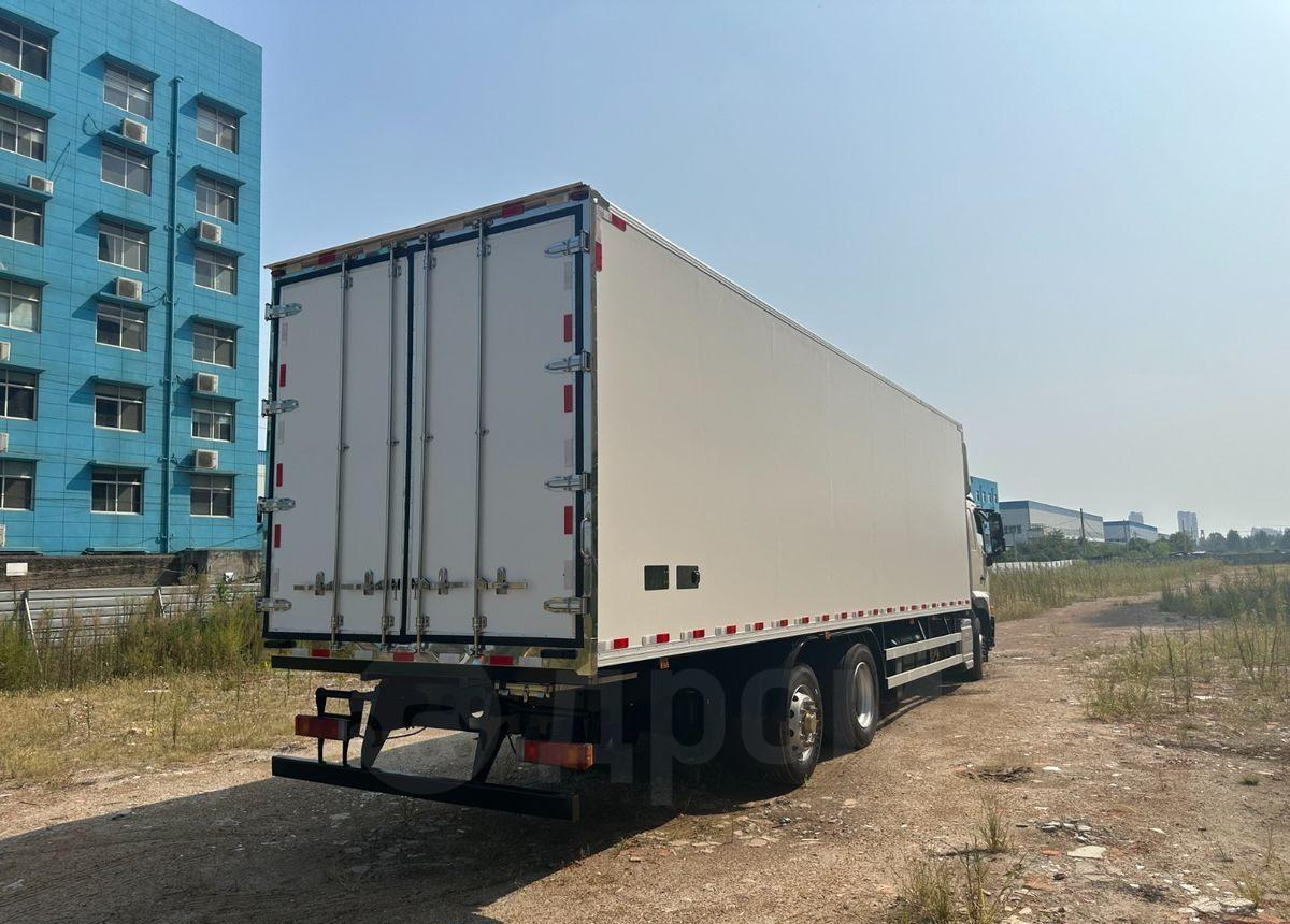 Hino 700 - Рефрижератор: фото 4 Hino 700 - Рефрижератор: фото 4