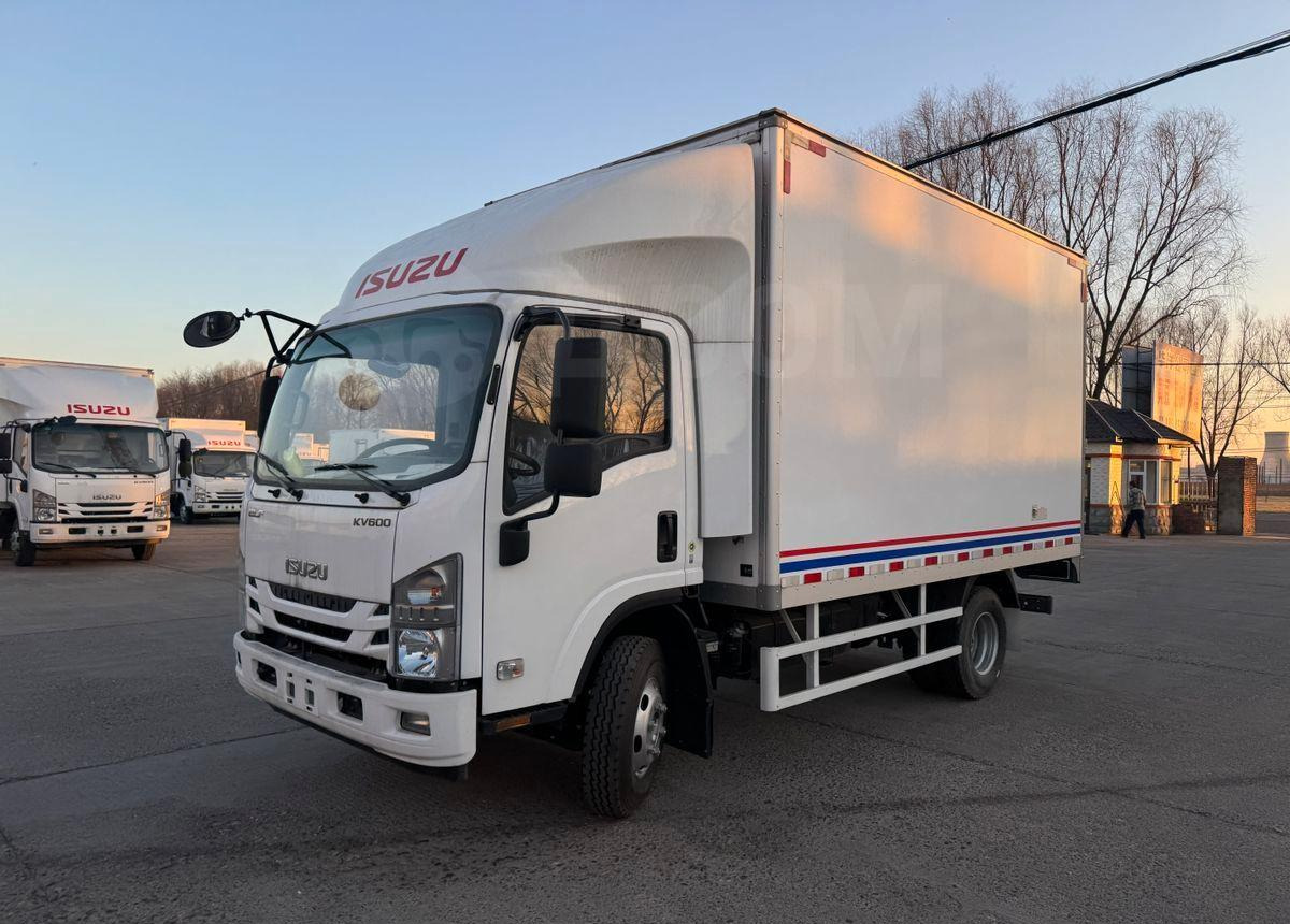Isuzu Elf - Изотермический грузовик: фото 2 Isuzu Elf - Изотермический грузовик: фото 2