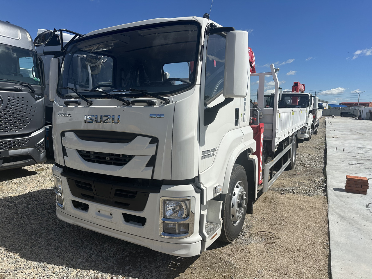 ISUZU QL5181XXYAEWHY - Бортовой грузовик/ Платформа: фото 4 ISUZU QL5181XXYAEWHY - Бортовой грузовик/ Платформа: фото 4