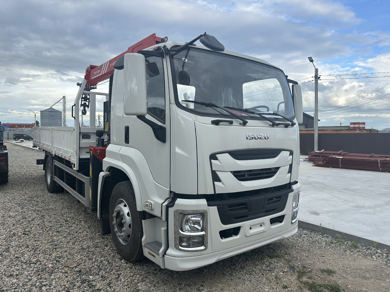 ISUZU QL5181XXYAEWHY - Бортовой грузовик/ Платформа: фото 3 ISUZU QL5181XXYAEWHY - Бортовой грузовик/ Платформа: фото 3