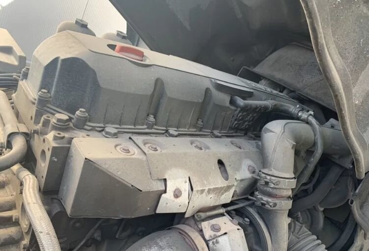 DAF XD 300 FAR - Двигатель: фото 2 DAF XD 300 FAR - Двигатель: фото 2