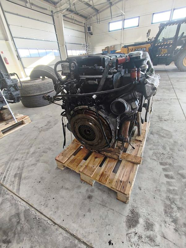 Двигатель MAN 10.210 2008 D0834 TGL D0834LFL52 - Двигатель: фото 4 Двигатель MAN 10.210 2008 D0834 TGL D0834LFL52 - Двигатель: фото 4