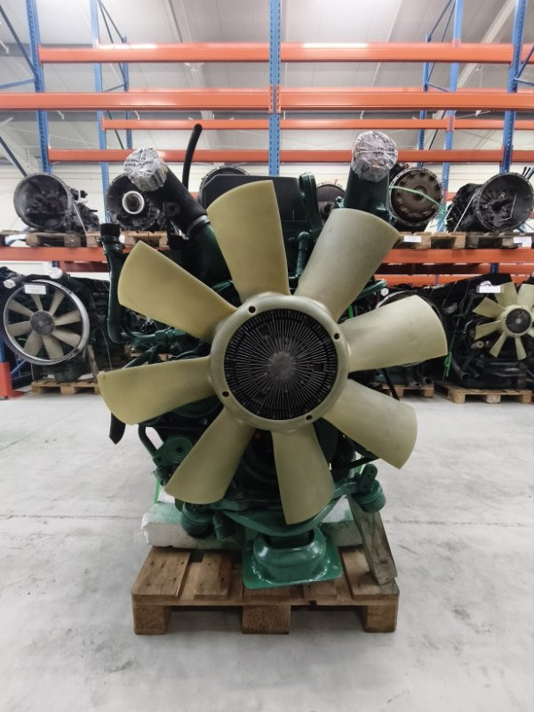 Двигатель VOLVO 2007 D13A480 FH13 D13A480 - Двигатель: фото 1 Двигатель VOLVO 2007 D13A480 FH13 D13A480 - Двигатель: фото 1