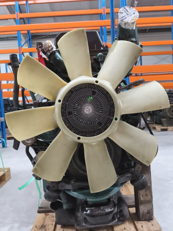 Двигатель VOLVO 2008 D13A480 FH13 D13A480 - Двигатель: фото 1 Двигатель VOLVO 2008 D13A480 FH13 D13A480 - Двигатель: фото 1