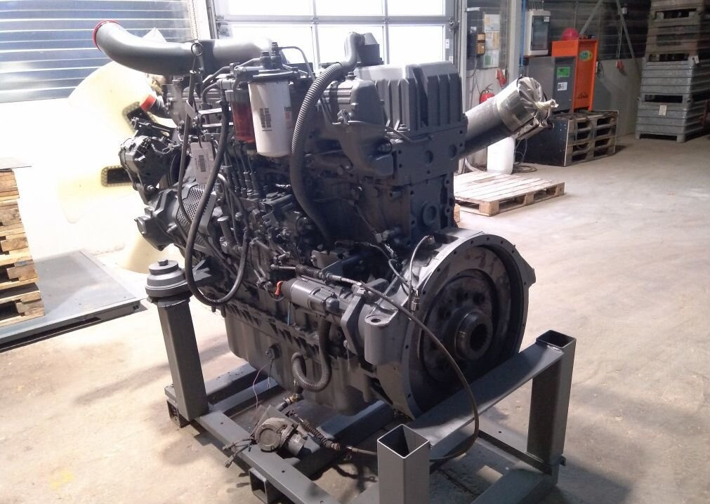 Hitachi DX-40M - Двигатель: фото 4 Hitachi DX-40M - Двигатель: фото 4