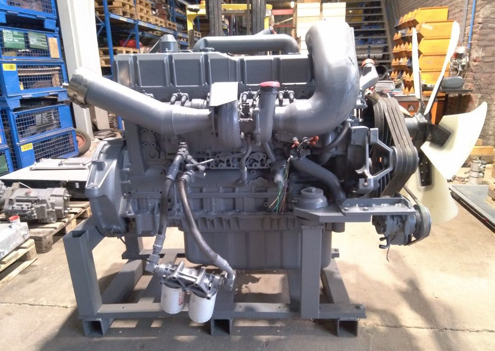 Hitachi DX-40M - Двигатель: фото 3 Hitachi DX-40M - Двигатель: фото 3