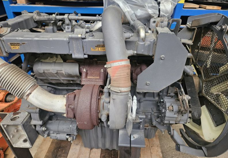 Hitachi DX75M-C - Двигатель: фото 1 Hitachi DX75M-C - Двигатель: фото 1