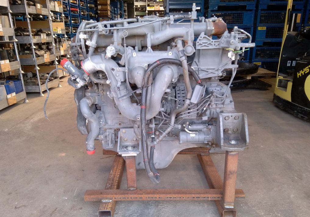 Hitachi DX75M-C - Двигатель: фото 4 Hitachi DX75M-C - Двигатель: фото 4