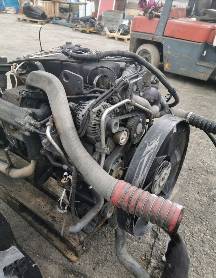 MAN LE - Двигатель: фото 2 MAN LE - Двигатель: фото 2