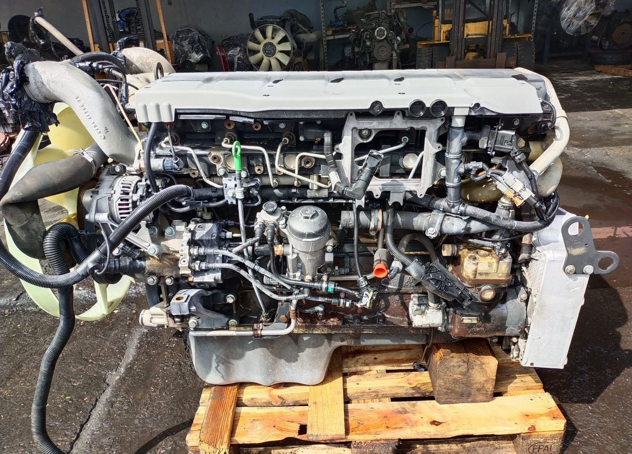 MAN TGA 18.410 - Двигатель: фото 2 MAN TGA 18.410 - Двигатель: фото 2