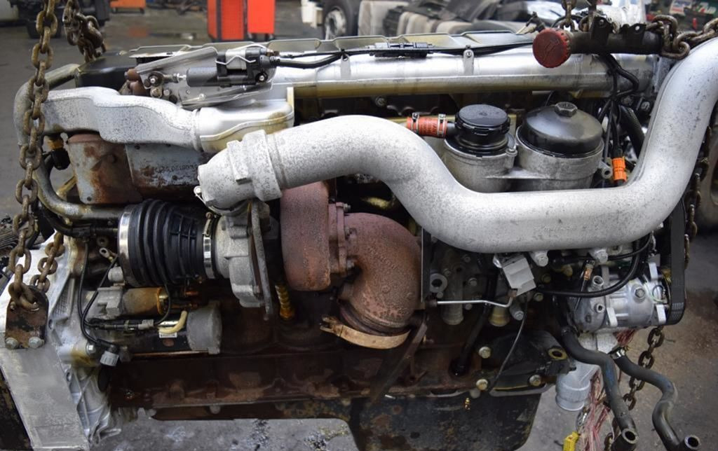 MAN TGA 33.350 - Двигатель: фото 2 MAN TGA 33.350 - Двигатель: фото 2