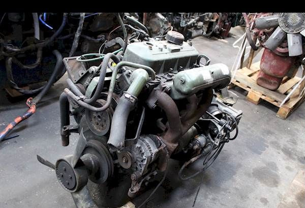 MERCEDES-BENZ - Двигатель: фото 3 MERCEDES-BENZ - Двигатель: фото 3