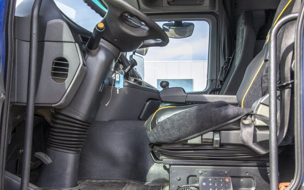 MERCEDES-BENZ - Кабина для Грузовиков: фото 3 MERCEDES-BENZ - Кабина для Грузовиков: фото 3