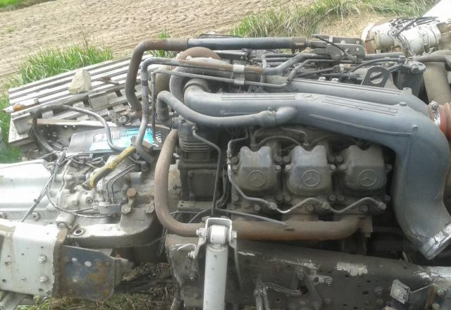 MERCEDES-BENZ - Двигатель: фото 2 MERCEDES-BENZ - Двигатель: фото 2