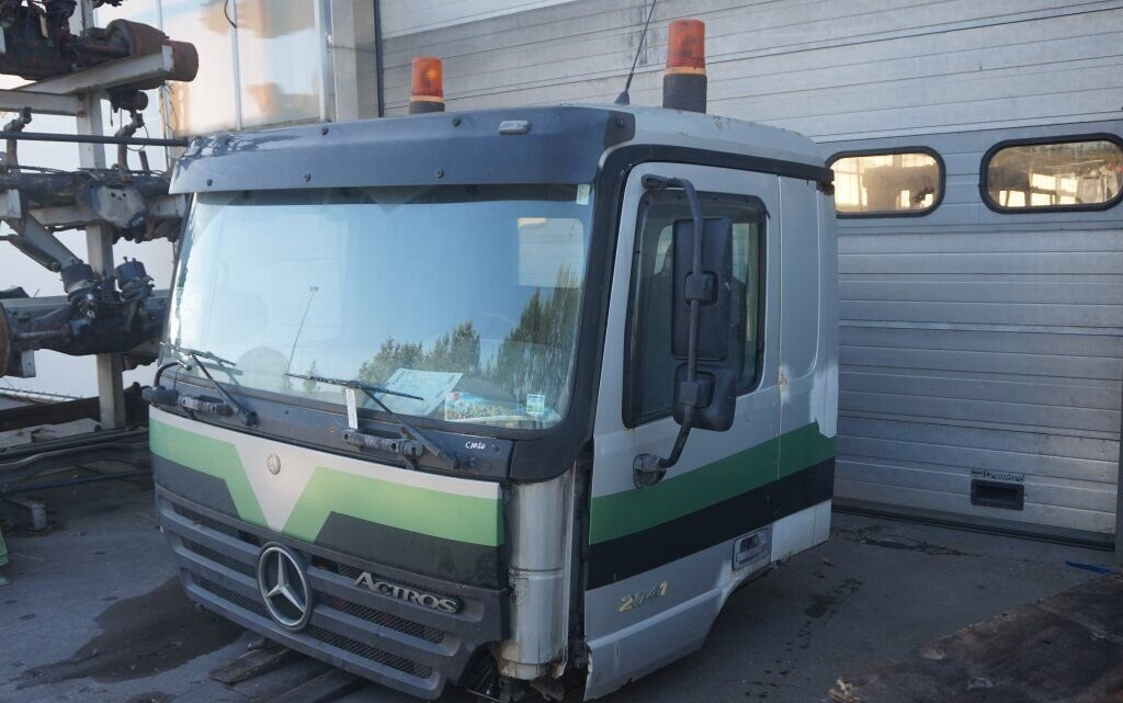 MERCEDES-BENZ - Кабина для Грузовиков: фото 2 MERCEDES-BENZ - Кабина для Грузовиков: фото 2