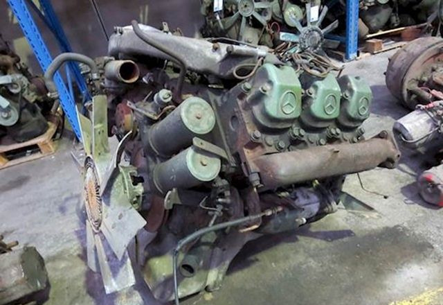 Mercedes-Benz 1422 - Двигатель: фото 3 Mercedes-Benz 1422 - Двигатель: фото 3