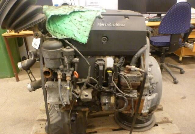 Mercedes-Benz 1422 - Двигатель: фото 1 Mercedes-Benz 1422 - Двигатель: фото 1