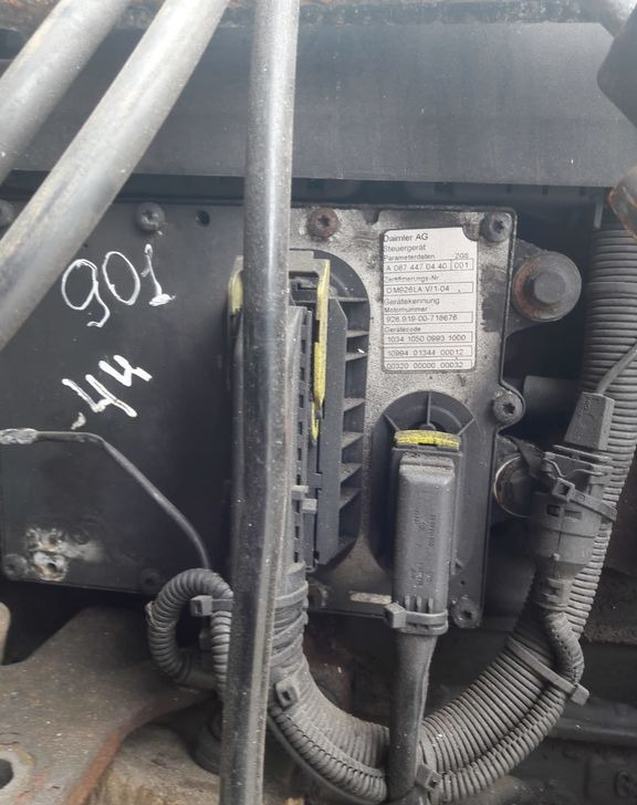 Mercedes-Benz 1422 - Двигатель: фото 3 Mercedes-Benz 1422 - Двигатель: фото 3