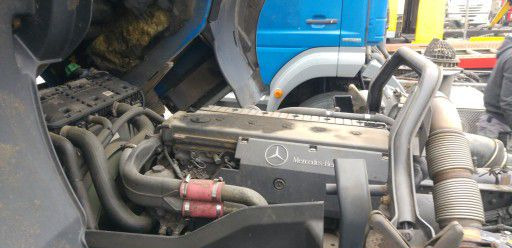 Mercedes-Benz 1622 - Двигатель: фото 1 Mercedes-Benz 1622 - Двигатель: фото 1